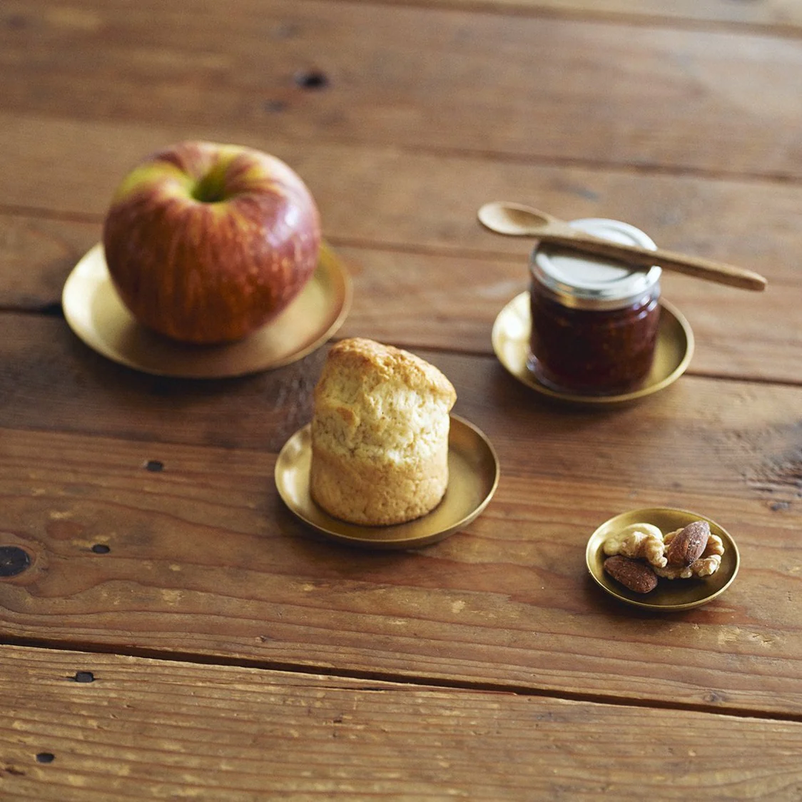 Fog Linen Work Brass Plate Round: (S) - Image 3