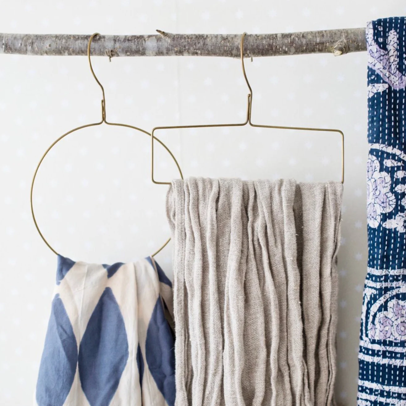 Fog Linen Work Tie Hanger - Image 3