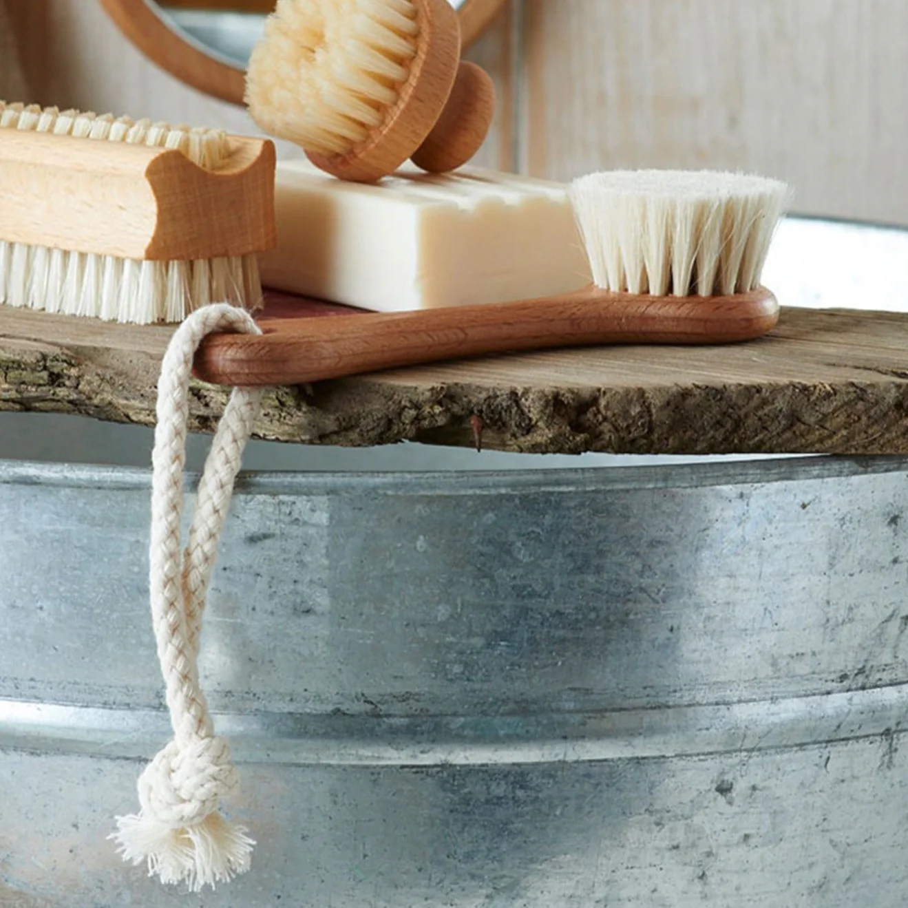 Redecker Face Brush - Handle - Image 3